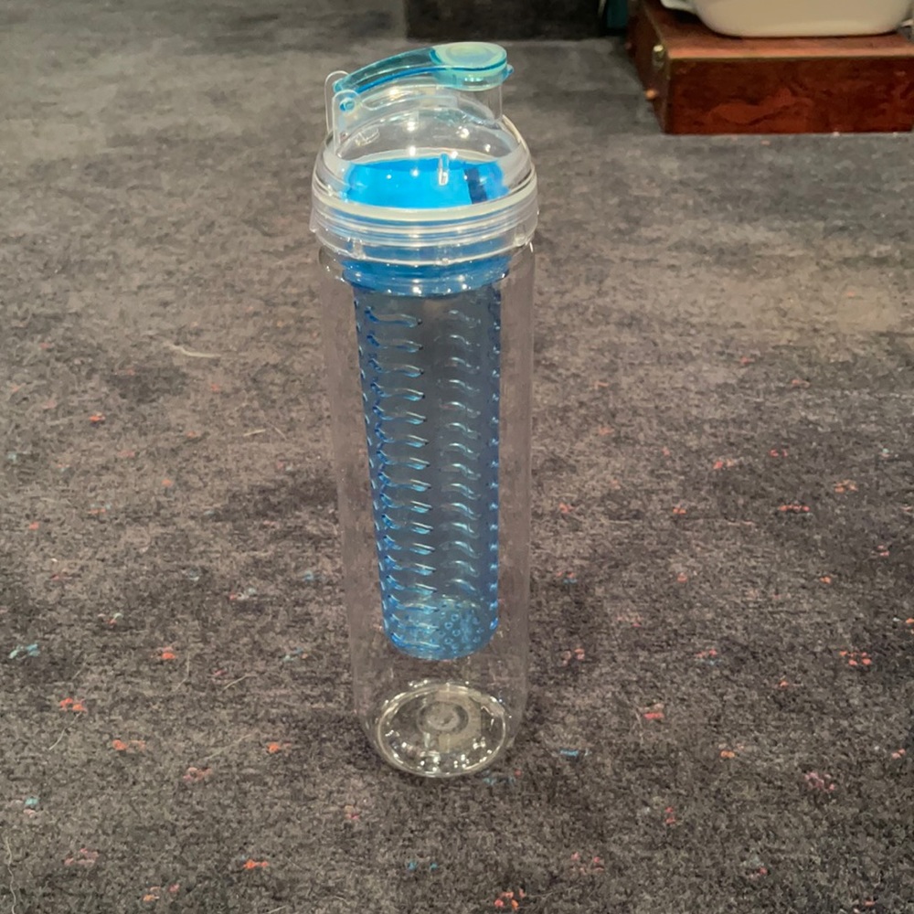 ✨6 for $25✨ Infusable Water Bottle